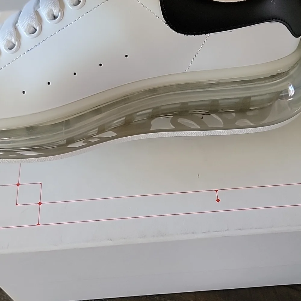 Women's Oversized Sneaker in White/black - Picture 5 of 10